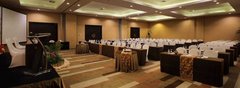 b Hotel Bali & Spa 60/73