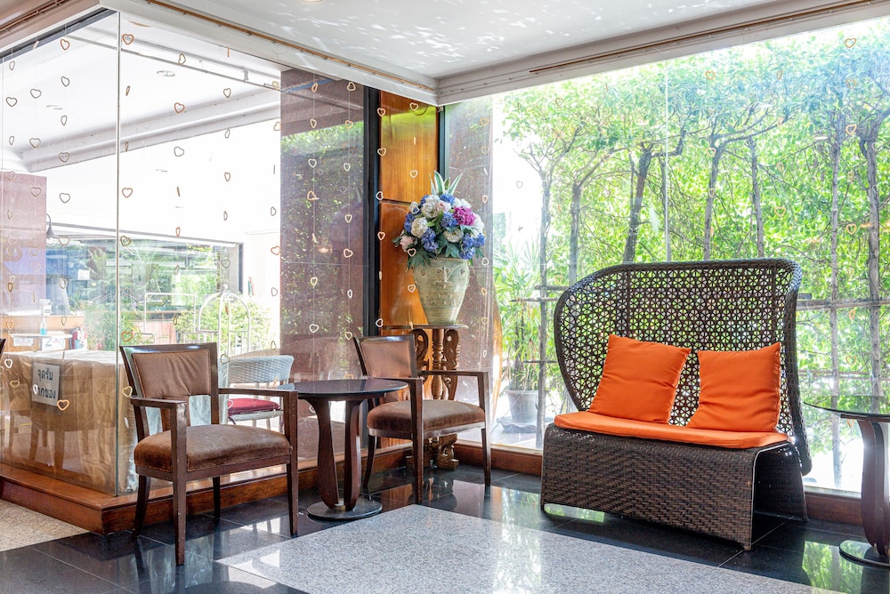 Nonthaburi Palace Hotel 39/66