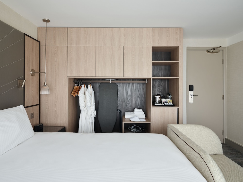 HYATT PLACE LONDON HEATHROW AIRPORT 29/77