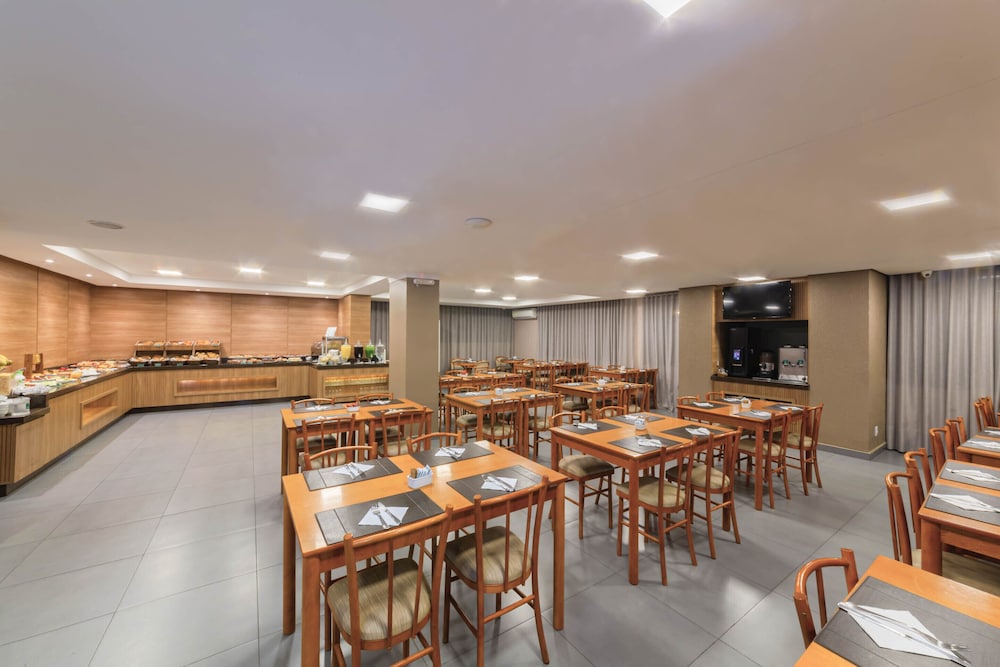 restaurant cafeteria