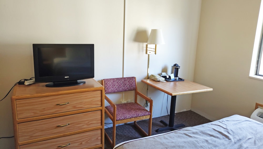 Magnuson Hotel Ironwood 20/40