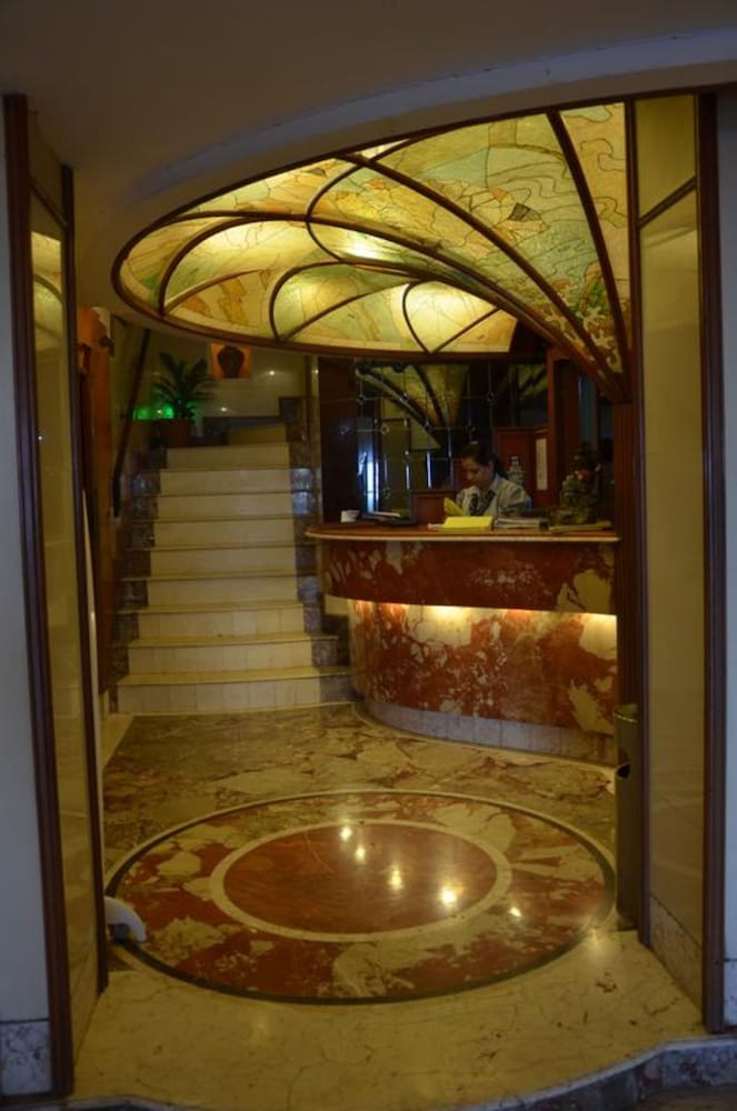 Sea Palace 3/34