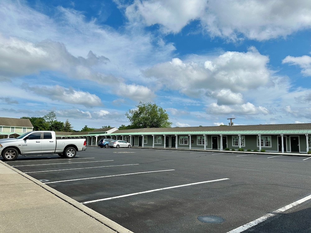 Sea Girt Lodge 51/72