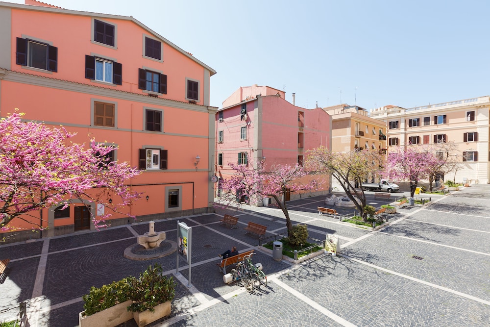 B&B Piazza Fratti 54/69