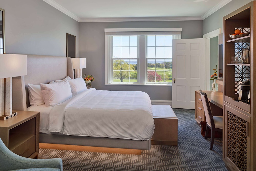 Deluxe, King Bed