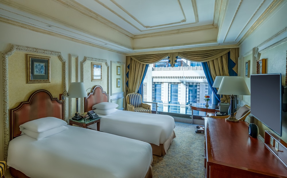 CLASSIC, TWIN BEDS, CITY VIEW, CLUB LOUNGE ACCESS