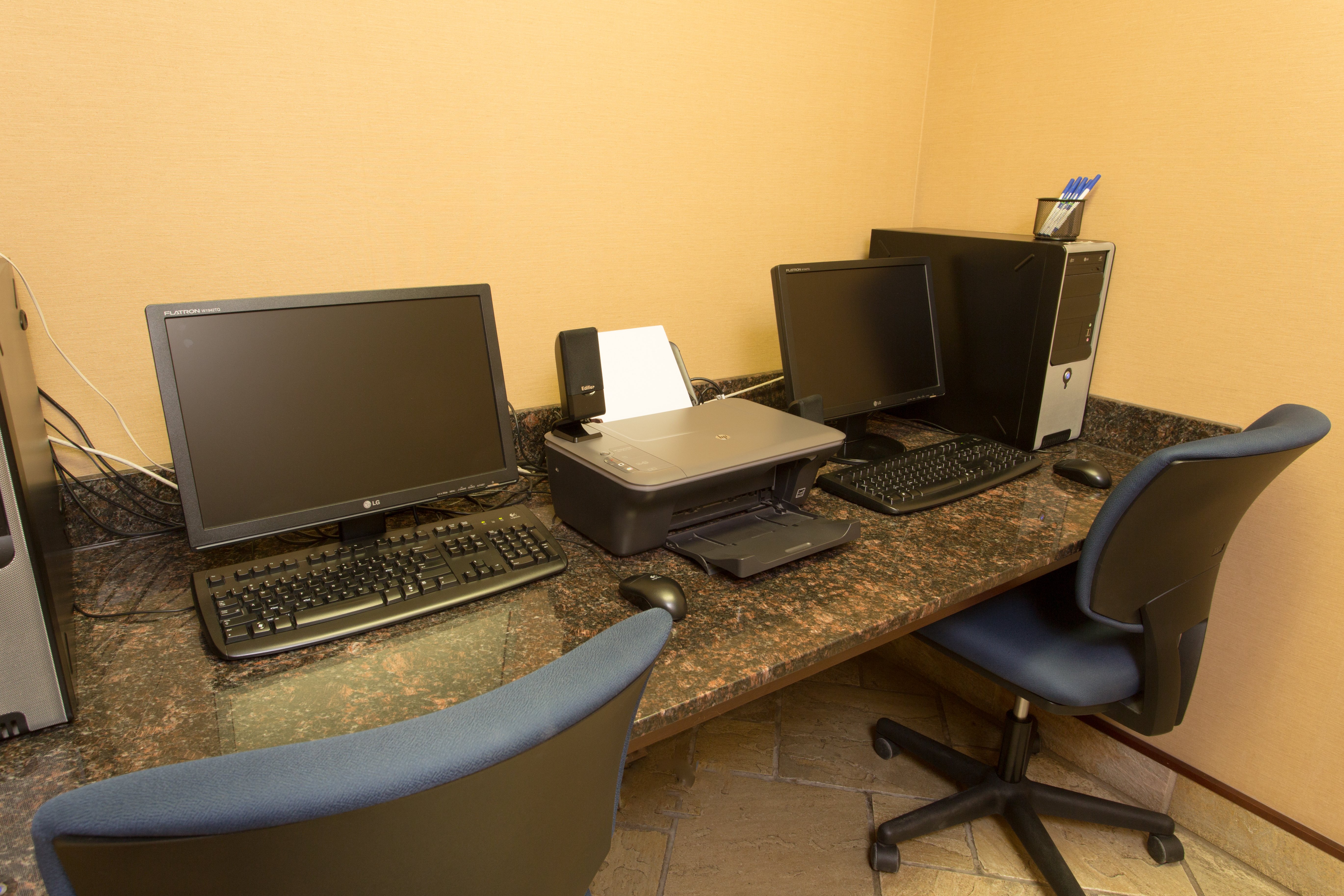 Holiday Inn Express Hotel Suites Whitecourt Southeast 70/78