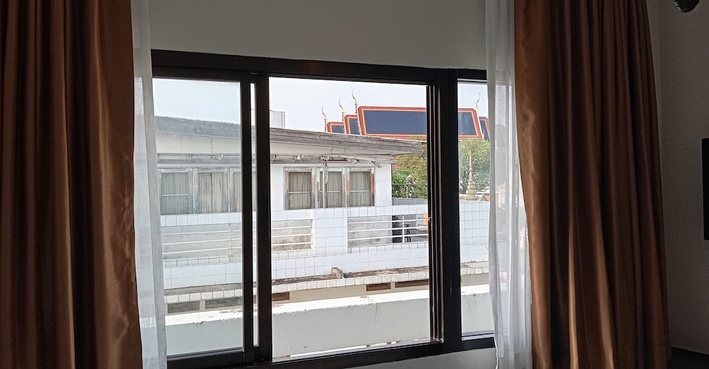 Chetuphon Gate 27/53