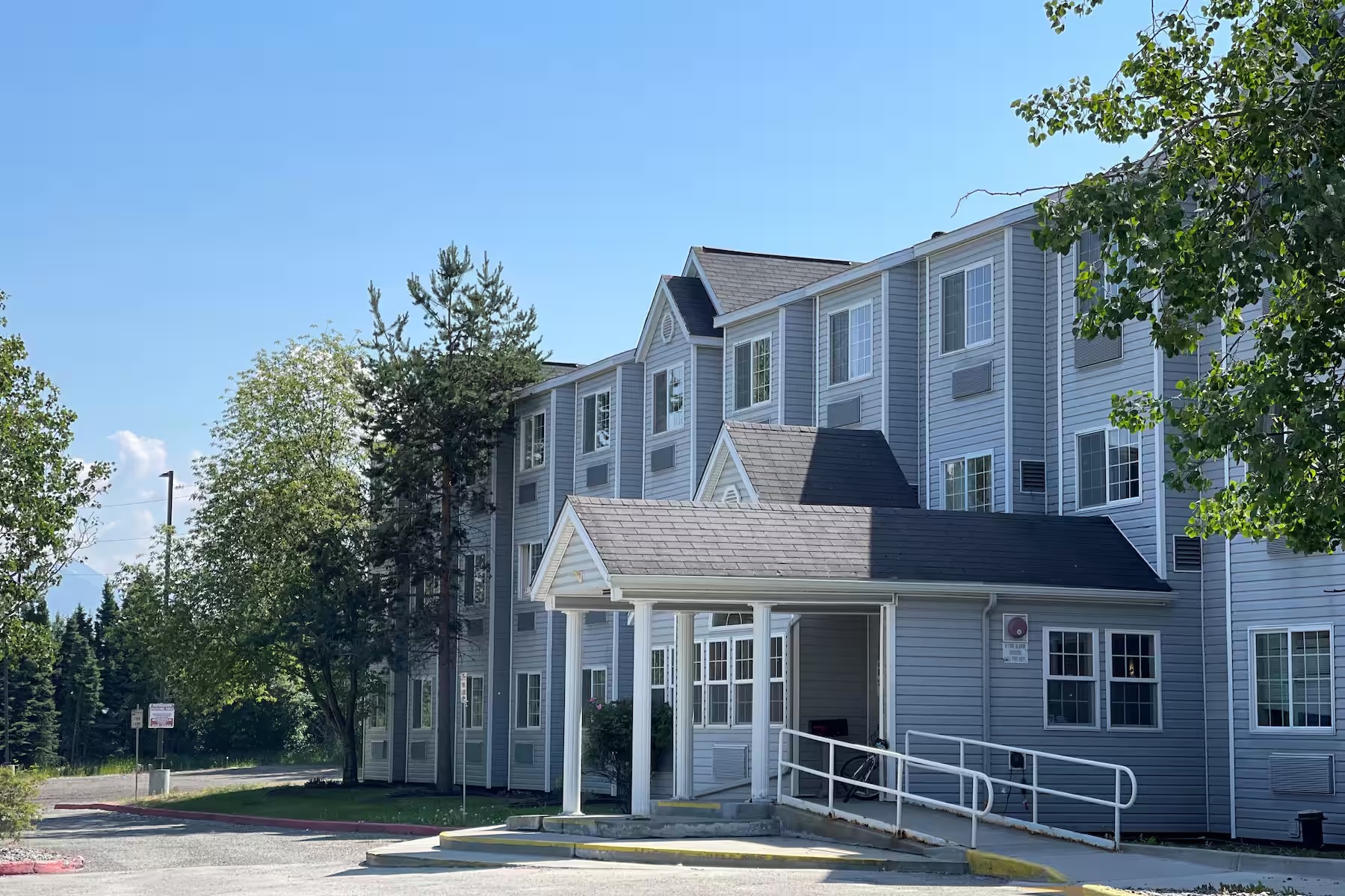 Baymont Inn & Suites by Wyndham Anchorage Airport 1/17