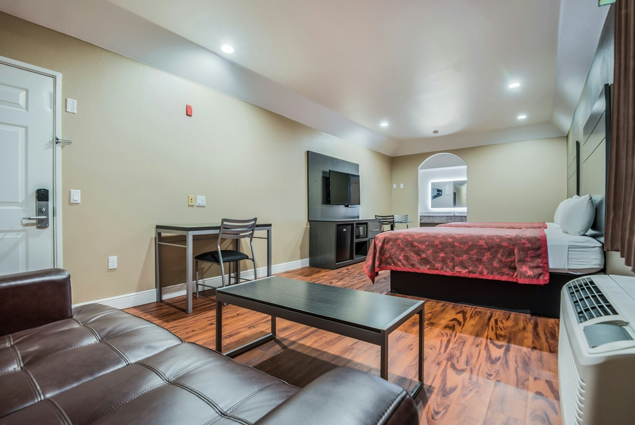 Scottish Inns & Suites IAH Airport Beltway8 13/24