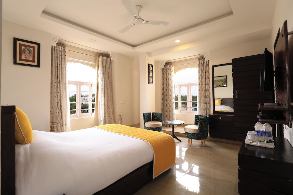 Bloom Boutique Udaipur (Lake Pichola) 20/50