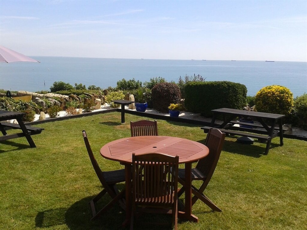 Cliff Hall Hotel 26/35
