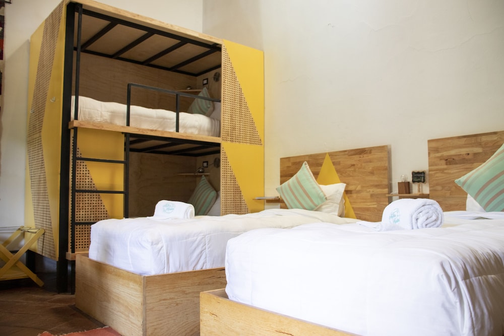 Adra Hostel 15/50