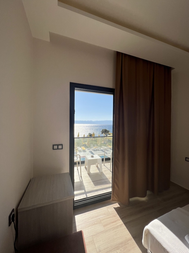 Life Point Boutique Hotel 9/20