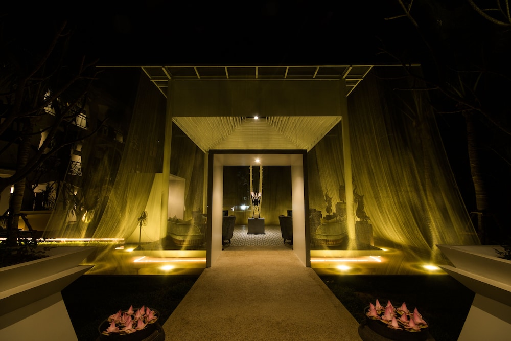 JAYA HOUSE RIVER PARK in SIEM REAP