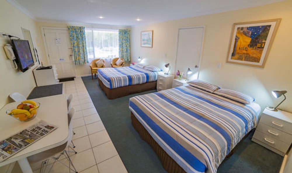 Emu Point Motel 12/70