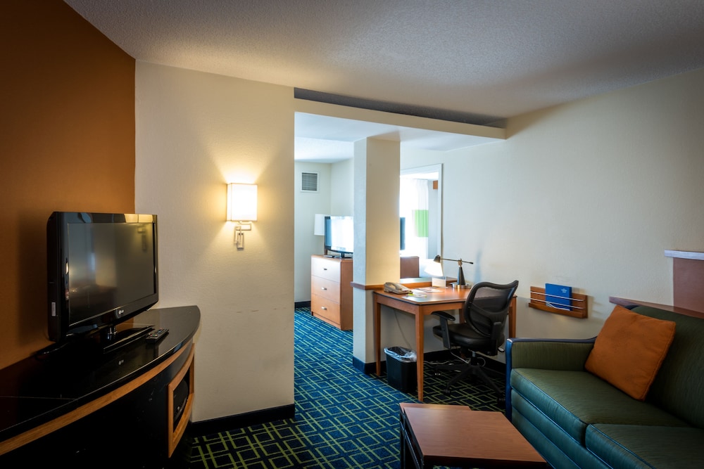 Fairfield Inn And Suites Tupelo 28/44