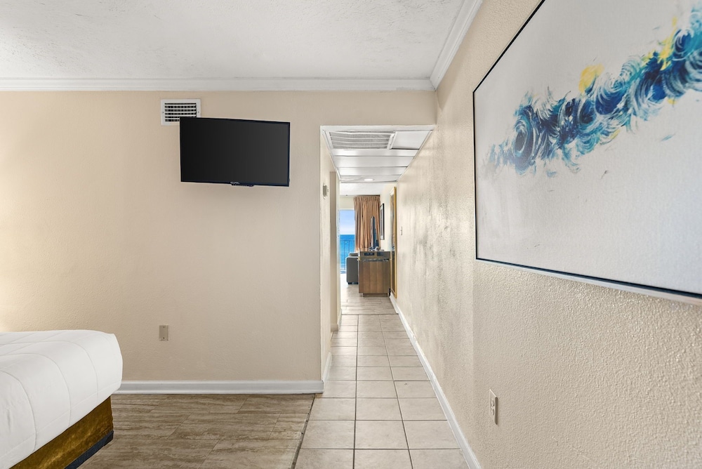 Seahaven Beach Hotel 58/69