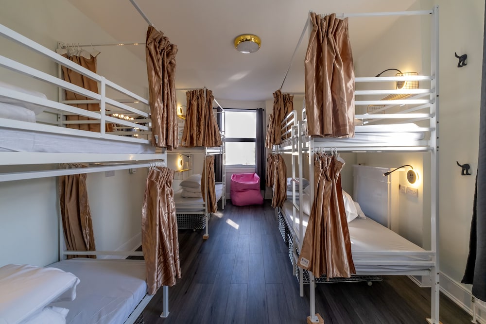 Book a Bed Hostels (ex. Venture Hostel) 42/64