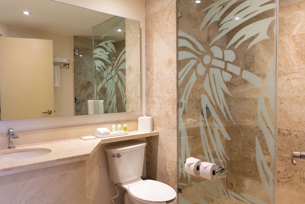 The Reef Coco Beach Resort & Spa – Optional All Inclusive 27/66