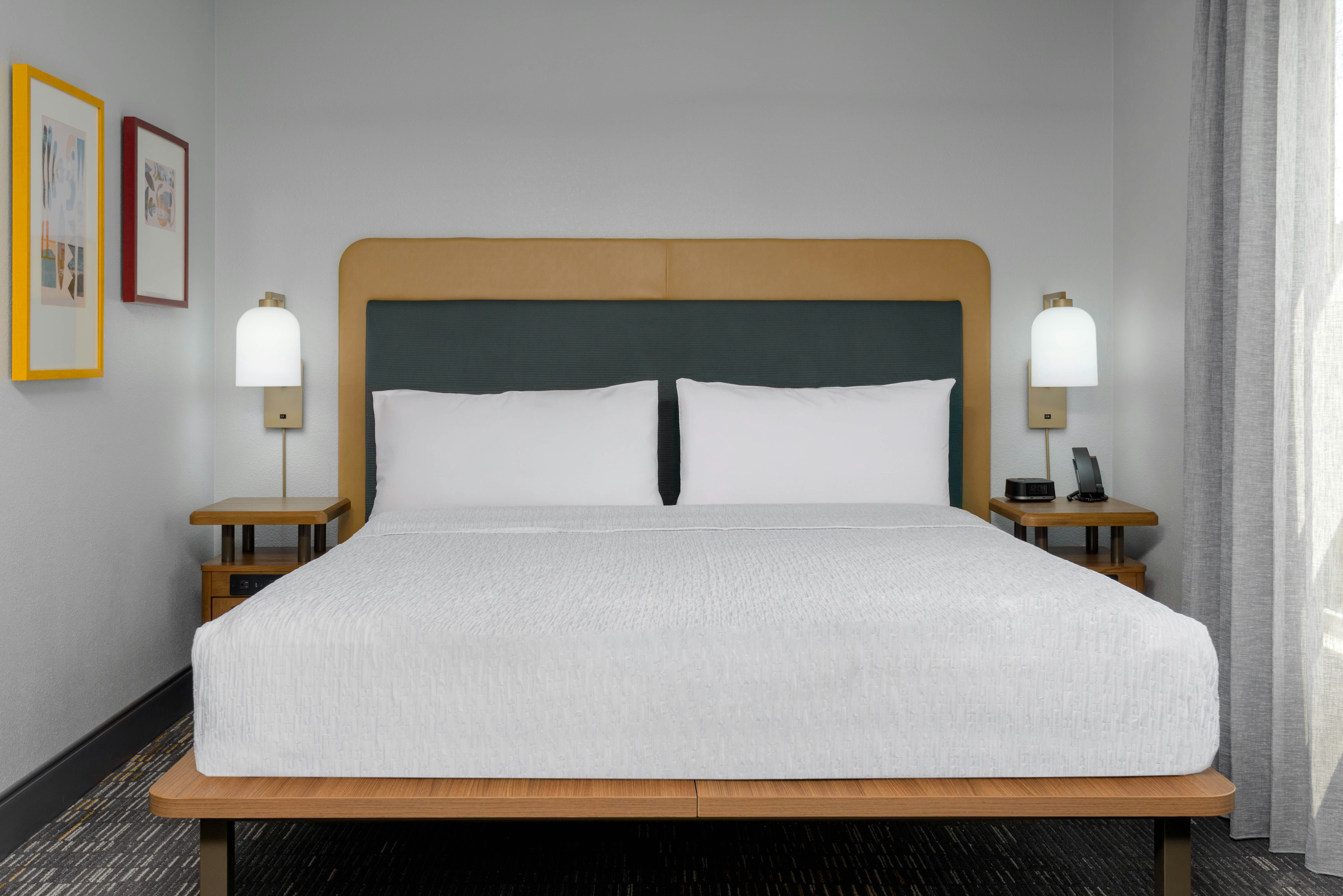 STUDIO, SUITE, KING BED
