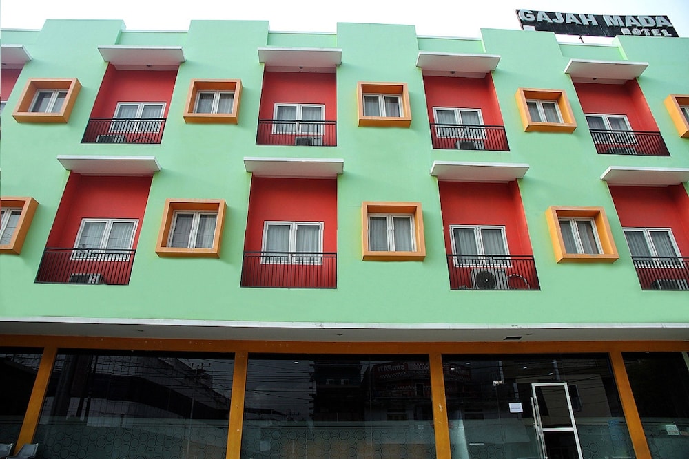 Oyo 920 Gajah Mada Hotel 1/35