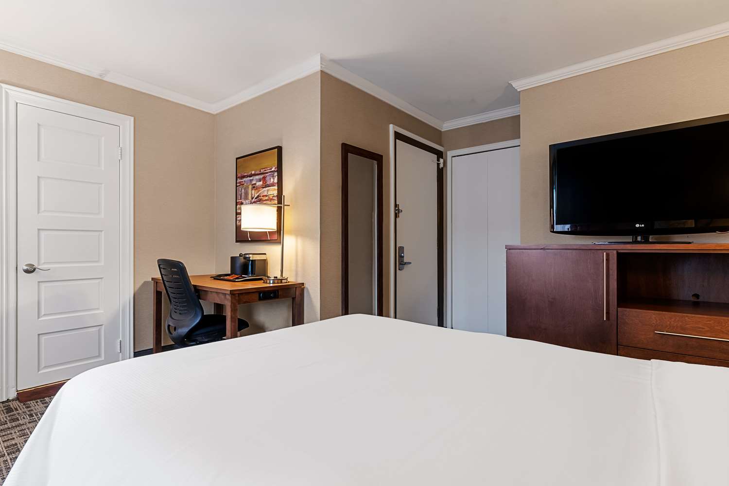 Best Western Ville Marie Montreal Hotel and Suites 10/45