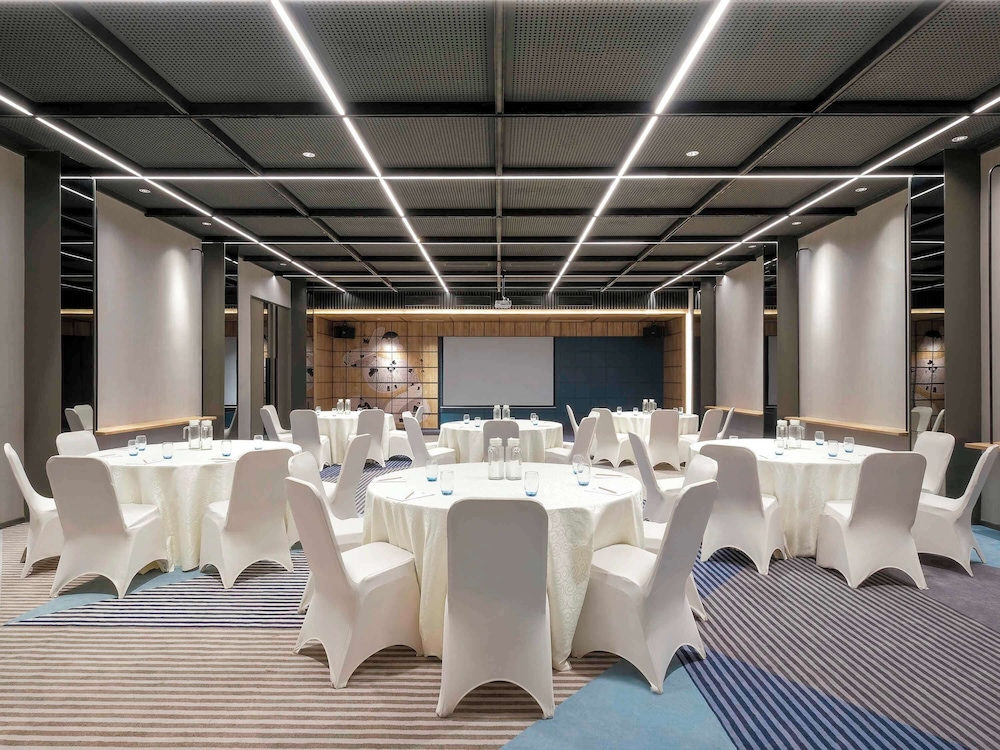 Ibis Surabaya Tidar 22/23