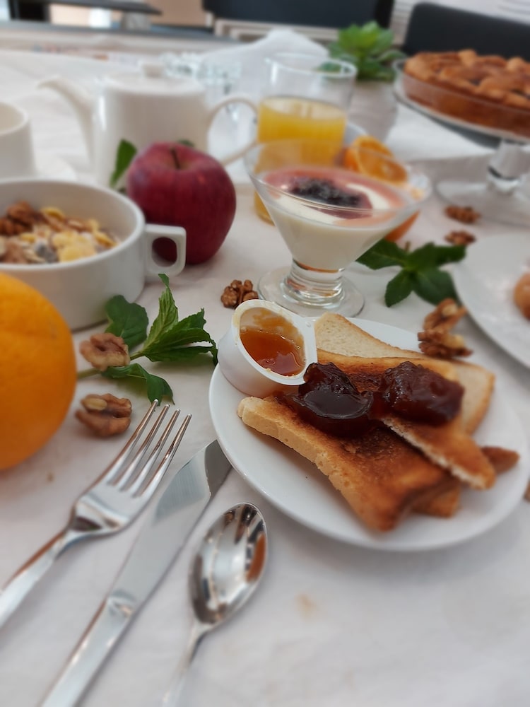 Mulaj Hotel Tirana 45/63