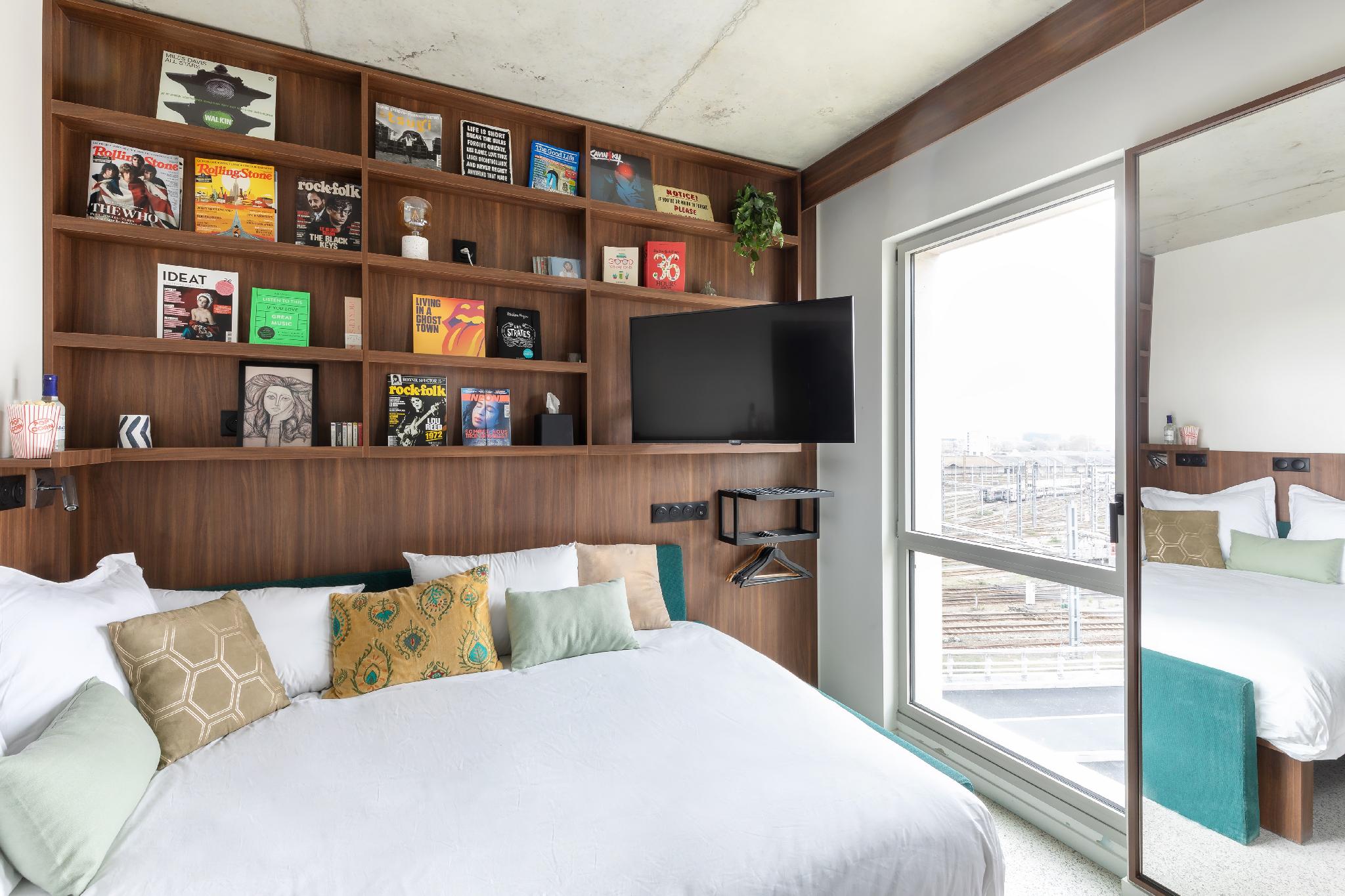 Signature, Standard, Double Bed