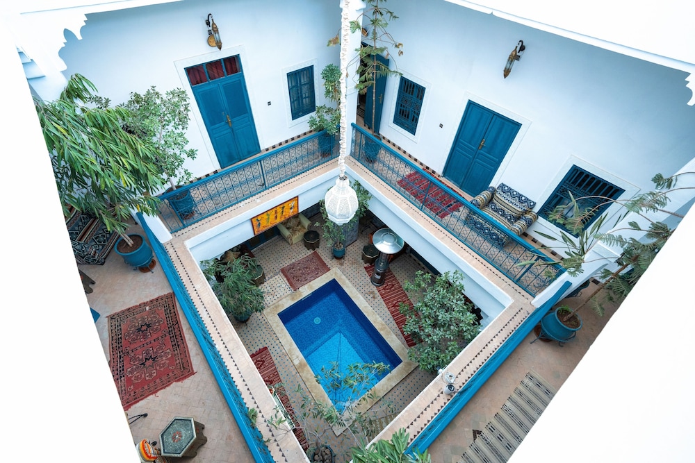 Riad Azalia 4/63