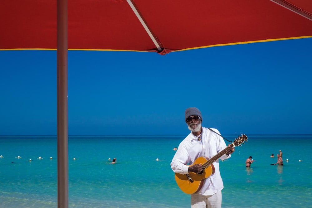 Legends Beach Hotel 35/41
