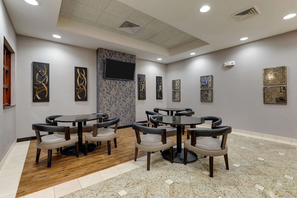 Drury Inn and Suites St. Joseph 35/45