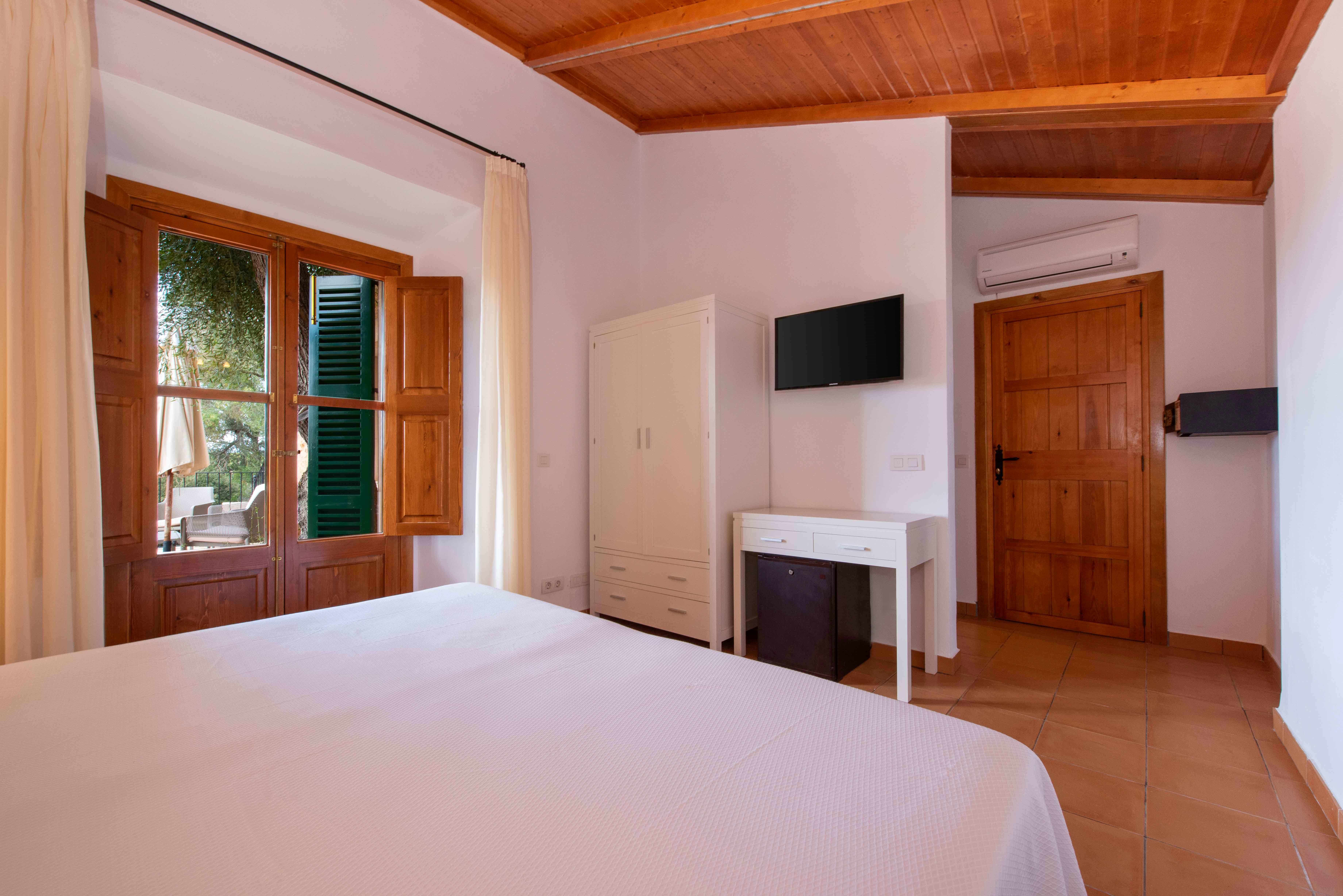 Room, Double Bed, Balcony