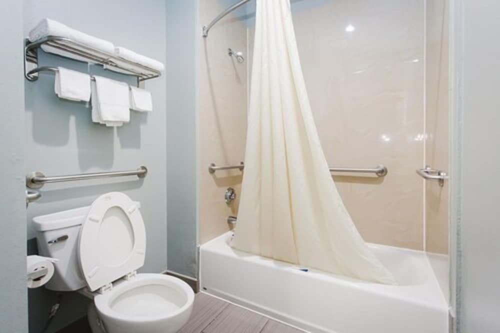 Econo Lodge Inn & Suites Channelview - Houston East 33/37