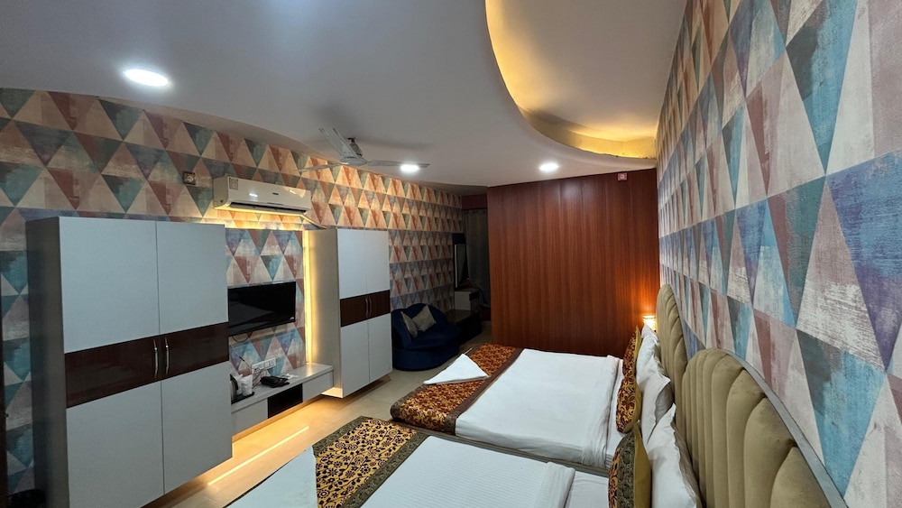 Hotel Sahu 31/49