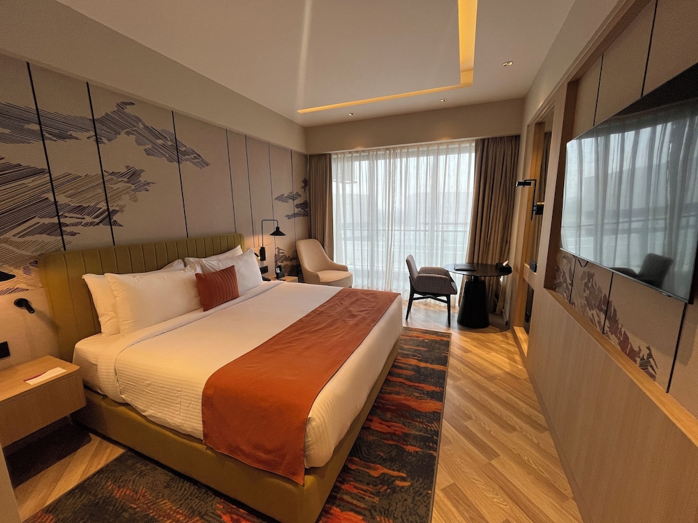 Ramada Encore by Wyndham Gurugram Dwarka Expressway 24/60