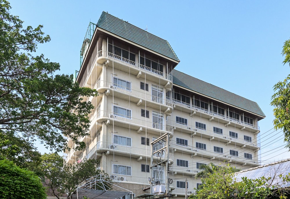 Rattana Park Hotel 4/98