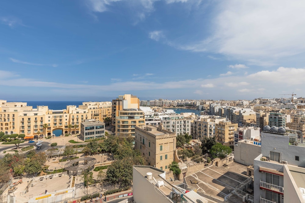Flamingo Hotel Malta 40/50
