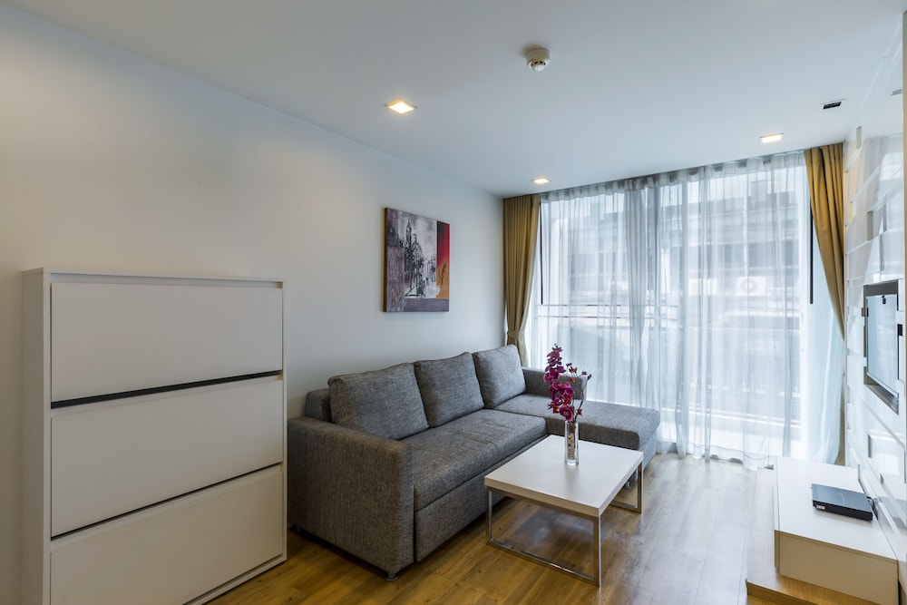 United Residence 27/50
