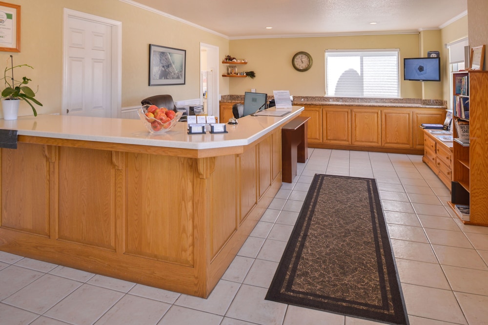 Cayucos Beach Inn 11/64