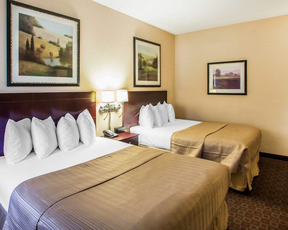Quality Inn & Suites Peoria 11/50