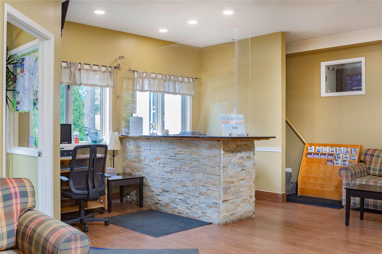 Travelodge By Wyndham Bracebridge 1/13