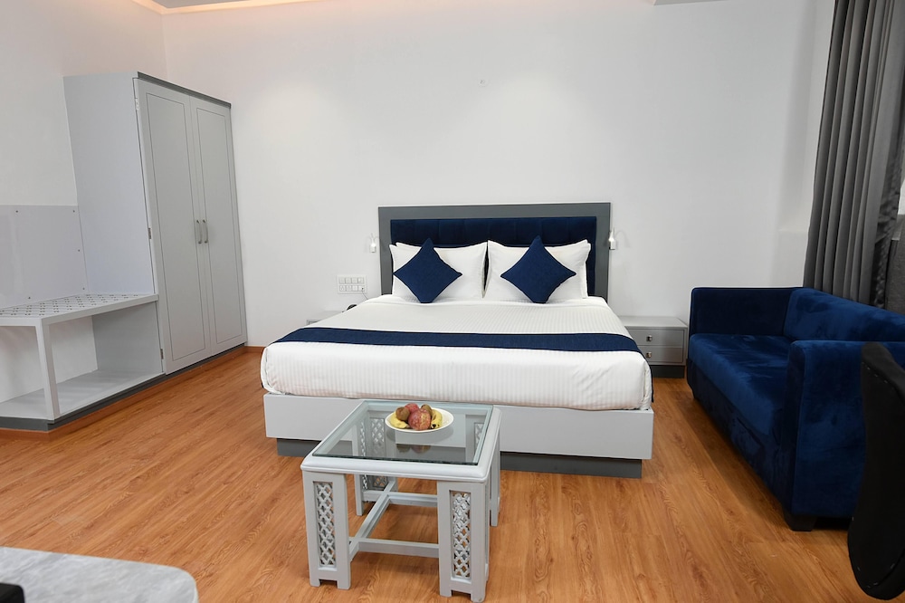 Kyriad Hotel Pimpri (ex Hotel Kundan Palace) 13/28