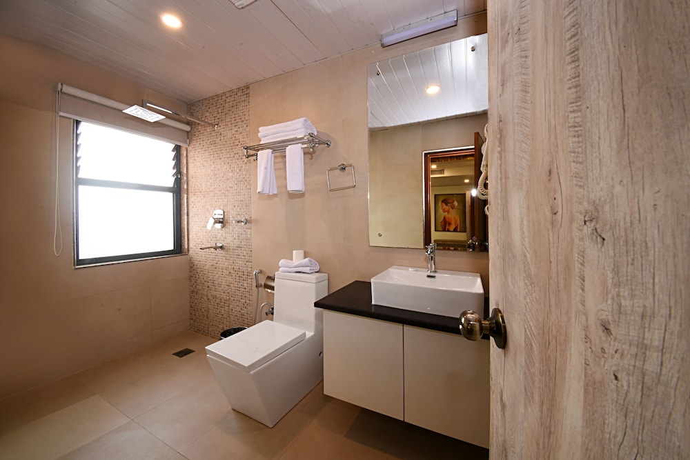Woodapple Hotel and Spa 49/50