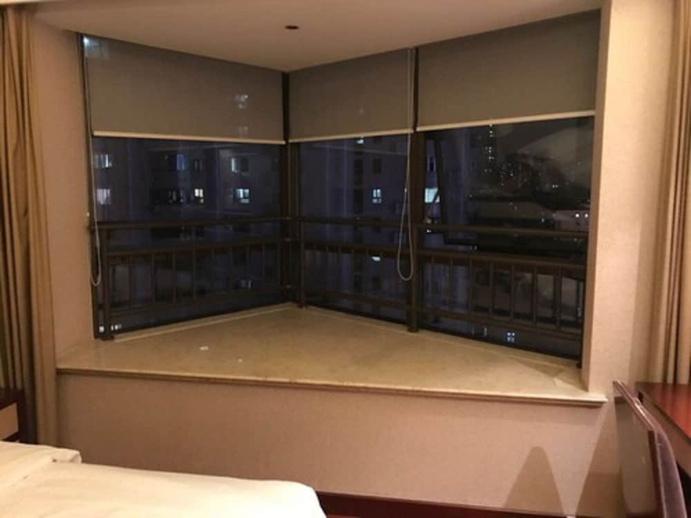 Shanghai ZiYuan Service Apartment 37/61