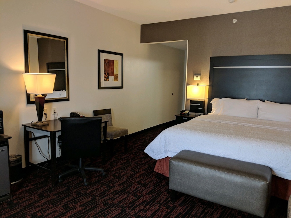 Hampton Inn and Suites Tulsa Hills 18/37
