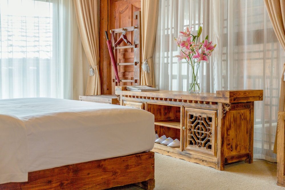E-Outfitting Boutique Hotel Shangri-La 26/66