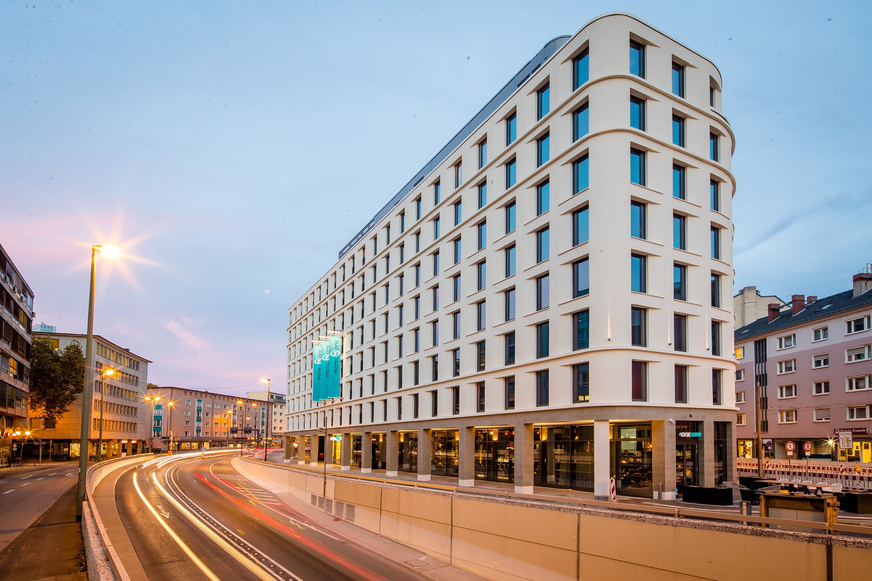 Hotel Motel One Frankfurt-Romer 1/17