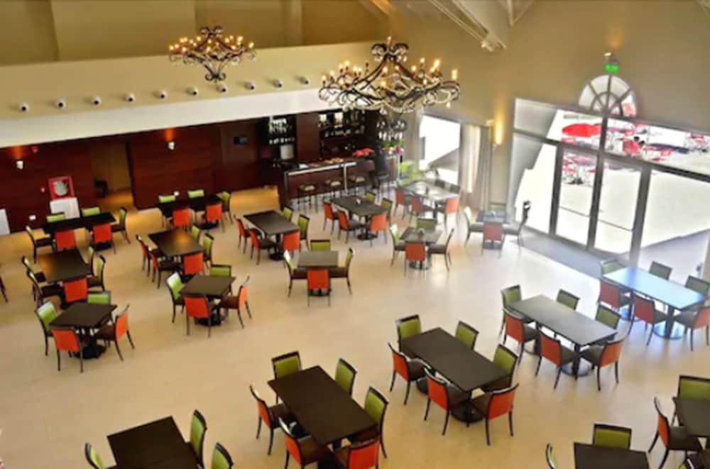 Howard Johnson Hotel Piedras Moras 24/31